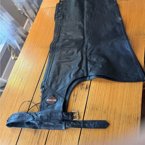 Harley-Davidson Black Leather Riding Chaps, size Lg. Excellent used condition - Picture 2 of 8